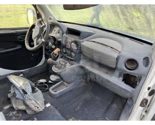 Foto de BRAGANÇA/PA - Especial Caminhonete Fiat Doblo Ambulância, 2016/2016, FLEX 