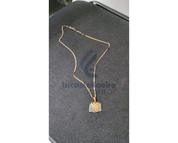 Foto de COROMANDEL/MG - GARGANTILHA CORDÃO TIPO COLAR DE OURO COM PINGENTE EM FORMATO DE CORAÇÃO.