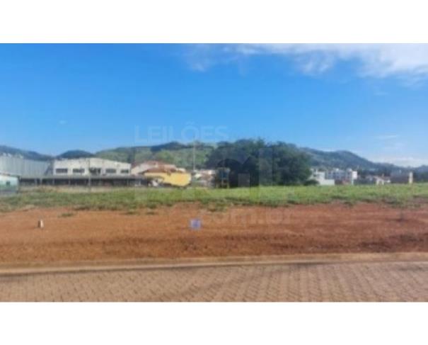 Foto de SANTA RITA DO SAPUCÁI/MG LOTE DE 300 M2 SITUADO NA AV. LIA RIBEIRO NO LOTEAMENTO COLINA DAS PALMEIRAS