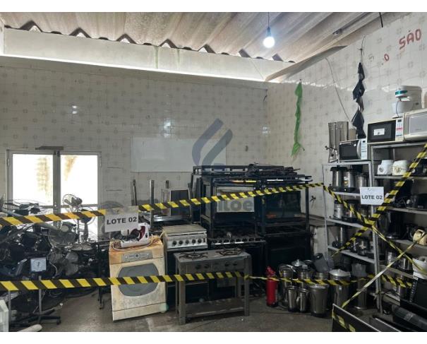 Foto de AMARGOSA/BA - Sucatas de eletrodomésticos e eletroeletrônicos inservíveis
