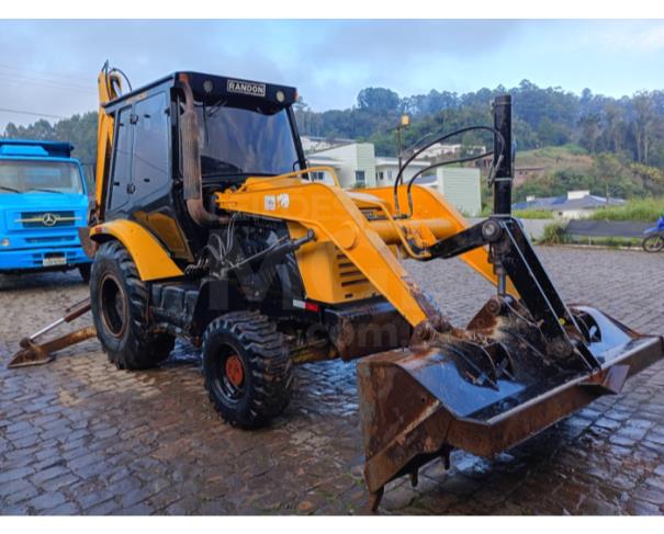 Foto de NOVA BRESCIA/RS - Retroescavadeira Randon, modelo RD406