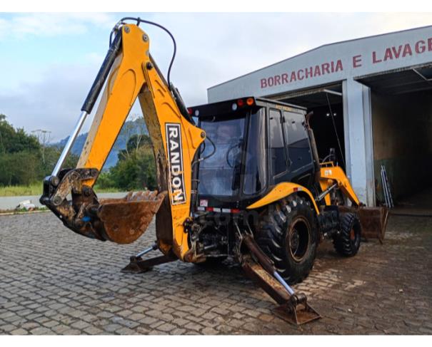 Foto de NOVA BRESCIA/RS - Retroescavadeira Randon, modelo RD406