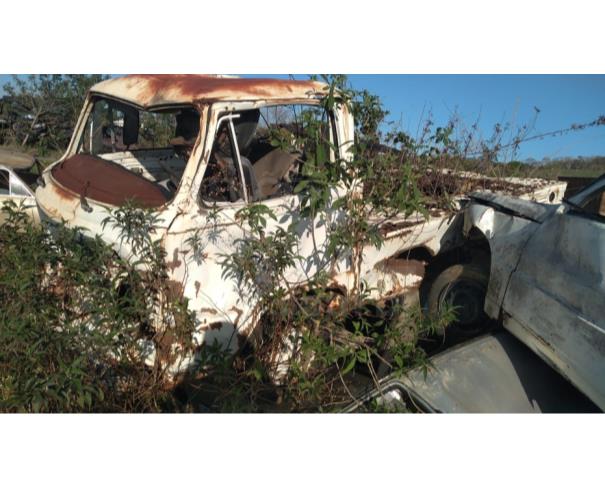 Foto de ITAÚNA/MG - SUCATA - VOLKSWAGEN KOMBI - 1987/1987