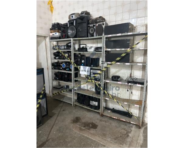 Foto de AMARGOSA/BA - Sucatas de equipamentos de áudio, vídeo e som