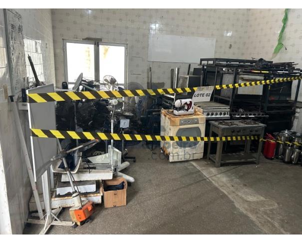 Foto de AMARGOSA/BA - Sucatas de eletrodomésticos e eletroeletrônicos inservíveis