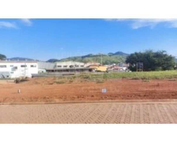 Foto de SANTA RITA DO SAPUCÁI/MG LOTE DE 300 M2 SITUADO NA AV. LIA RIBEIRO NO LOTEAMENTO COLINA DAS PALMEIRAS