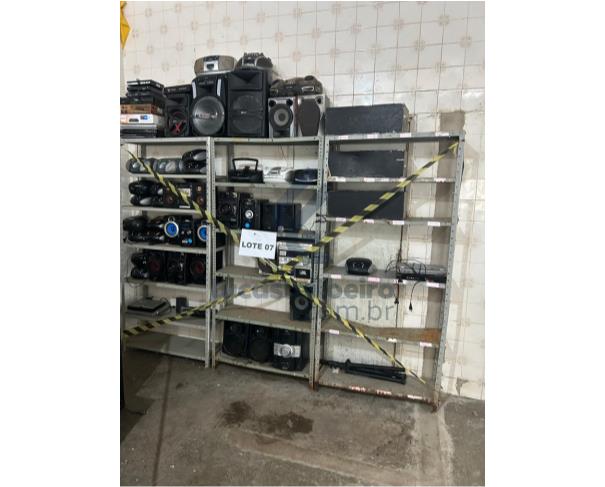 Foto de AMARGOSA/BA - Sucatas de equipamentos de áudio, vídeo e som