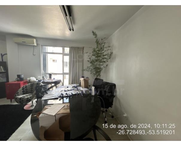 Foto de SÃO MIGUEL DO OESTE/SC - A Sala Comercial nº 201, sito no 2º andar do Edifício PORTELLA CENTER, sito na Rua 15 de Novembro, na cidade de São Miguel do Oeste, 452
