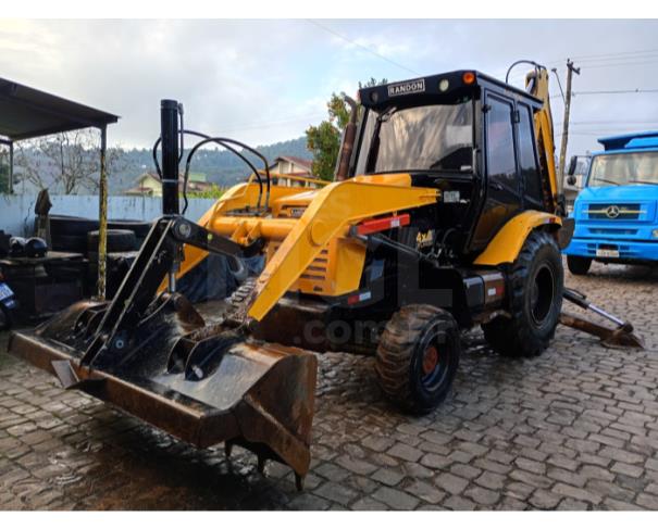 Foto de NOVA BRESCIA/RS - Retroescavadeira Randon, modelo RD406