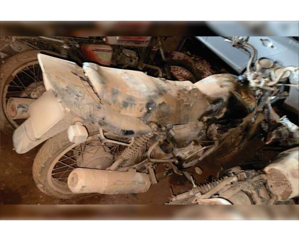 Foto de PASSOS/MG - SUCATA - MOTOCICLETA YAMAHA YBR 125K - 2001/2002