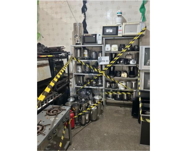 Foto de AMARGOSA/BA - Sucatas de eletrodomésticos e eletroeletrônicos inservíveis
