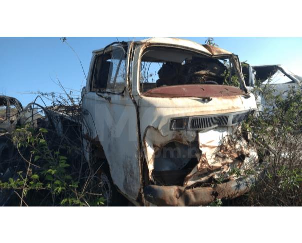 Foto de ITAÚNA/MG - SUCATA - VOLKSWAGEN KOMBI - 1987/1987