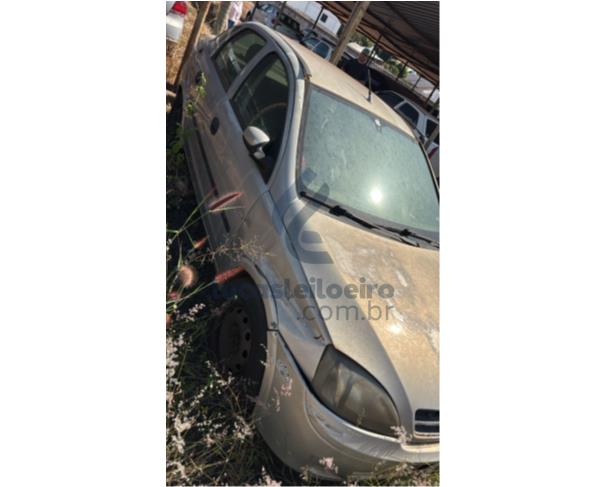Foto de UBERLÂNDIA/MG - CIRCULÁVEL - GM CORSA SEDAN - 2003/2003