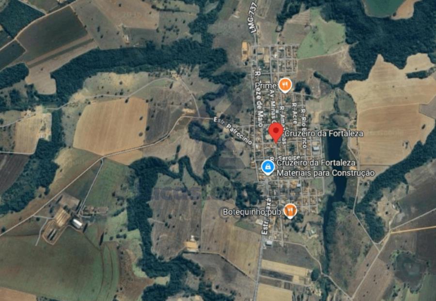 Cruzeiro da fortaleza/mg - [fração ideal de 50% sobre] imóvel urbano área total de 144,70m² na vila de brejo bonito. |