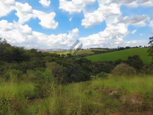 TRÊS CORAÇÕES/MG — Terreno rural com 14.52.00 hectares no Sítio Santíssima Trindade
